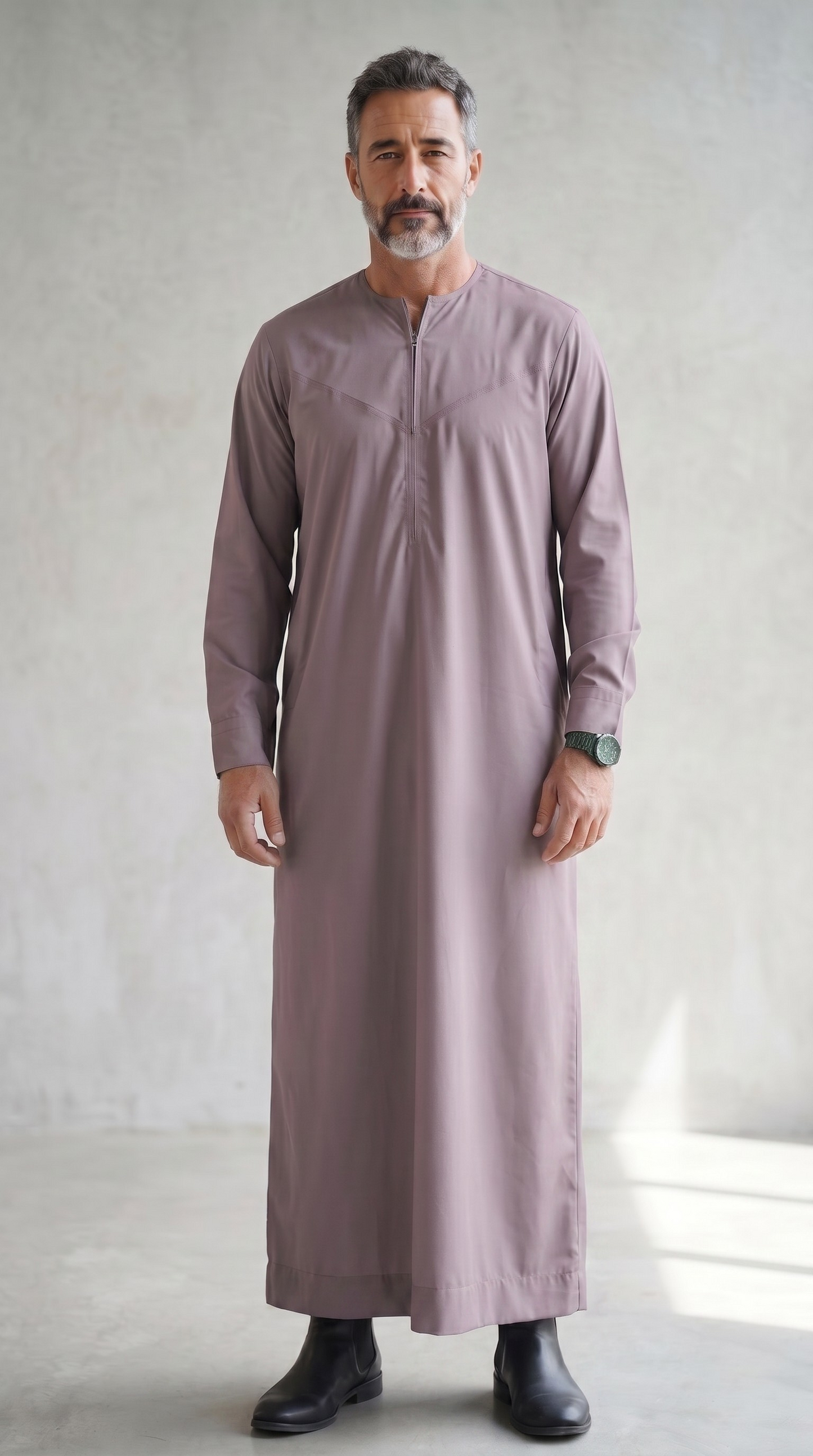 Omani thobe